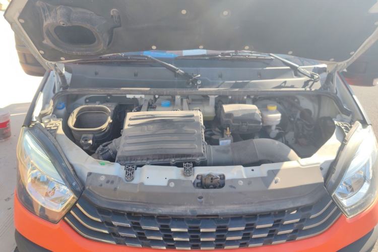 Used Iveco Eurocargo 2021 3.0T Automatic Chao Rui Short Wheelbase Low-Roof Side-Sliding Door F1C Engine Bay