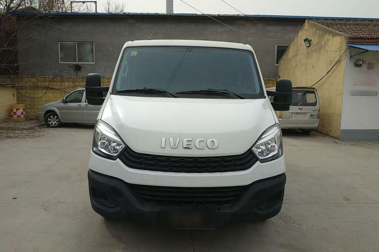 Used Iveco Eurocargo 2021 2.0T Manual - Yunrui Short Wheelbase Low-Roof Side-Sliding Door F1A Exterior 1