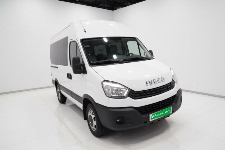 Used Iveco Eurocargo 2021 2.0T Manual Super-Rui Short Wheelbase Low-Roof Side-Hinged Door F1A Exterior 2