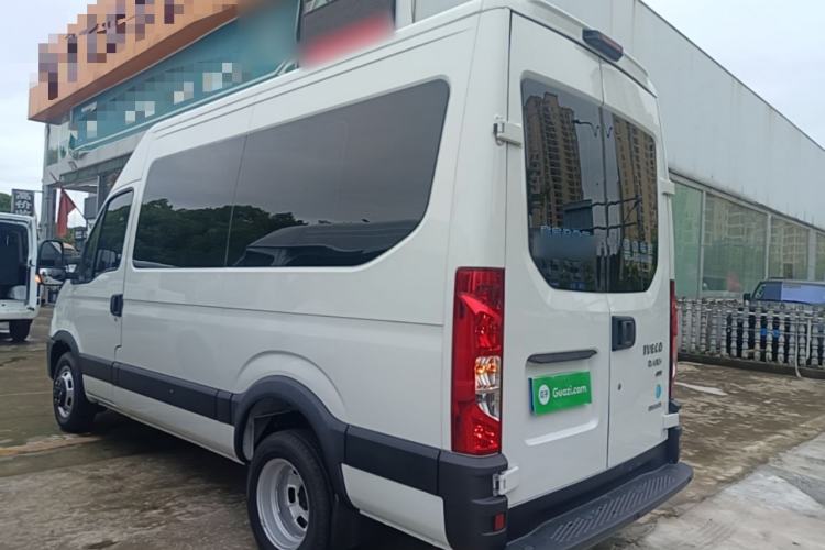 Used Iveco Eurocargo 2021 2.0T Manual Super Rui Long Wheelbase Short Overhang High Roof Side-Sliding Door F1A Exterior 2