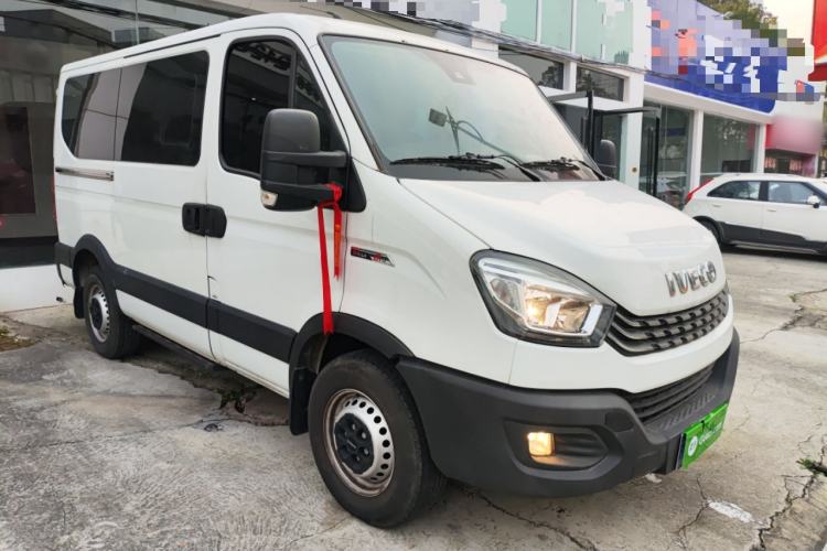 Used Iveco Eurocargo 2021 3.0T Automatic Chao Rui Short Wheelbase Low-Roof Side-Sliding Door F1C Exterior 2