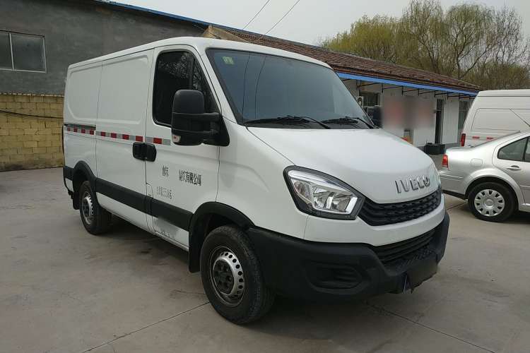 Used Iveco Eurocargo 2021 2.0T Manual - Yunrui Short Wheelbase Low-Roof Side-Sliding Door F1A Exterior 2