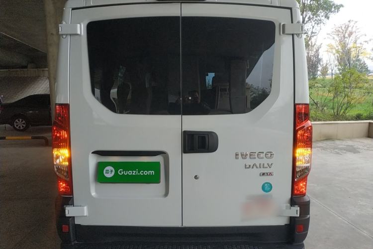 Used Iveco Eurocargo 2021 2.0T Manual Super-Rui Short Wheelbase Low-Roof Side-Hinged Door F1A Exterior 4