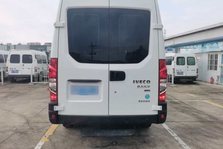 Used Iveco Eurocargo 2021 2.0T Manual Super-Rui Long Wheelbase Short Overhang High Roof Manual Doors F1A Exterior 4