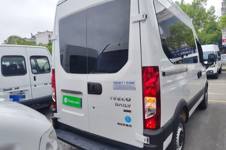 Used Iveco Eurocargo 2021 2.0T Manual Super-Rui Short Wheelbase High-Roof Side-Sliding Door F1A Exterior 4