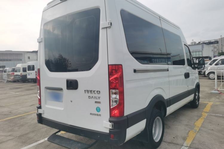 Used Iveco Eurocargo 2021 2.0T Manual Super-Rui Long Wheelbase Short Overhang High Roof Manual Doors F1A Exterior 5