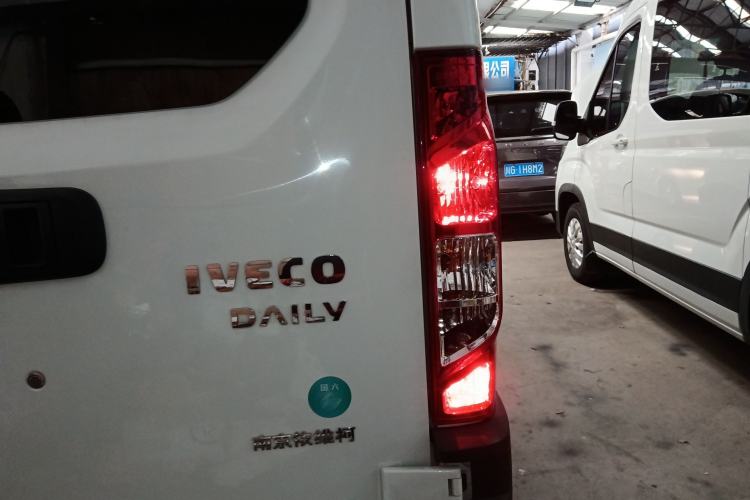 Used Iveco Eurocargo 2021 3.0T Automatic Super-Rui Long Wheelbase Short Overhang High Roof Manual Doors F1C Exterior 6