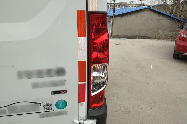 Used Iveco Eurocargo 2021 2.0T Manual - Yunrui Short Wheelbase Low-Roof Side-Sliding Door F1A Exterior 6