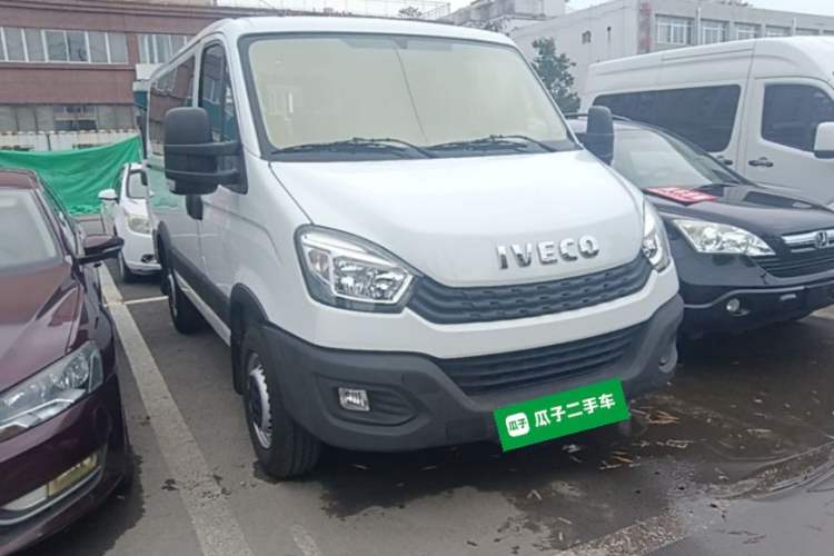 Used Iveco Eurocargo 2021 2.0T Manual Super-Rui Short Wheelbase Low-Roof Side-Hinged Door F1A Front Right 45 Deg
