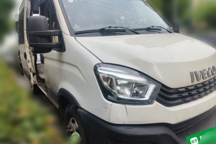 Used Iveco Eurocargo 2021 2.0T Manual Super Rui Long Wheelbase Short Overhang High Roof Side-Sliding Door F1A Front Right 45 Deg