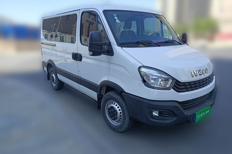 Used Iveco Eurocargo 2021 2.0T Manual Super-Rui Short Wheelbase Low-Roof Side-Hinged Door F1A Front Right 45 Deg