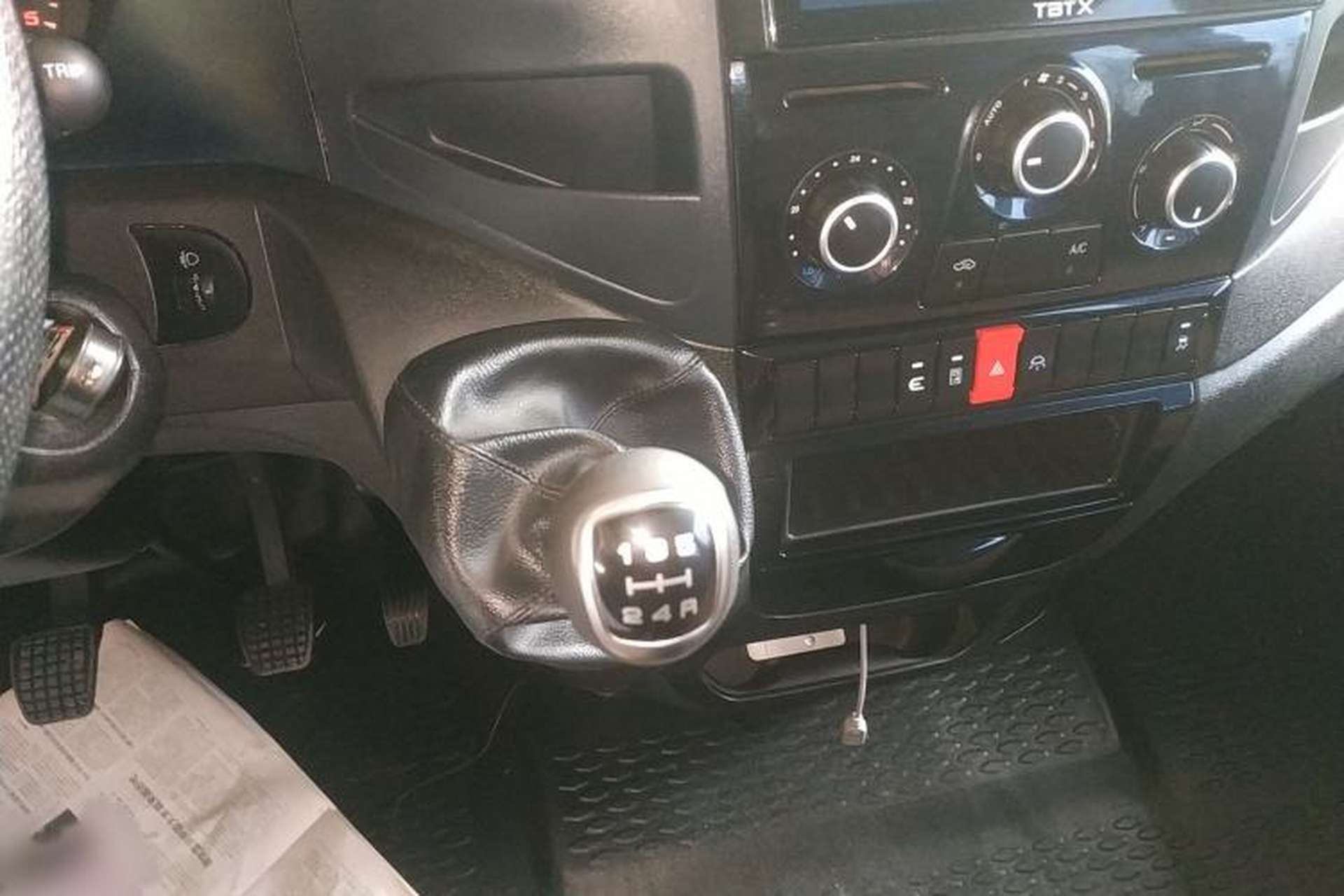 Used Iveco Eurocargo 2021 2.0T Manual Super-Rui Short Wheelbase Low-Roof Side-Hinged Door F1A Gear Lever