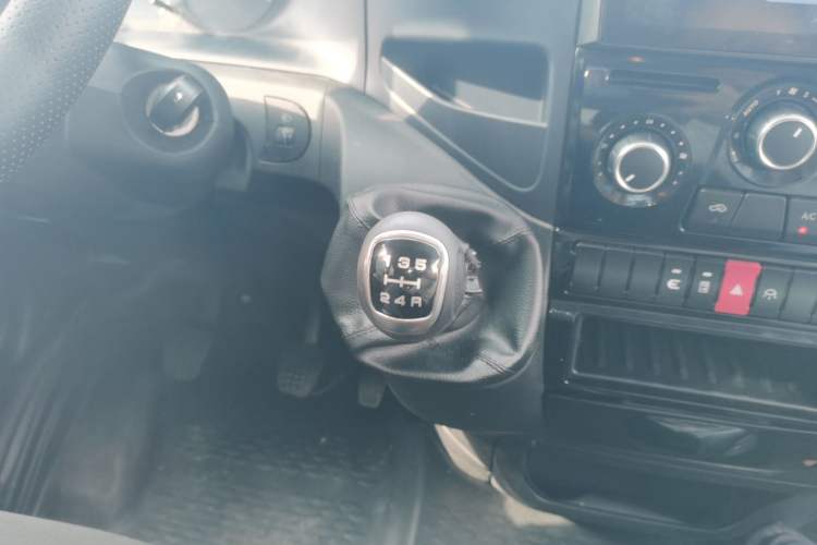 Used Iveco Eurocargo 2021 2.0T Manual Super-Rui Long Wheelbase Short Overhang High Roof Manual Doors F1A Gear Lever