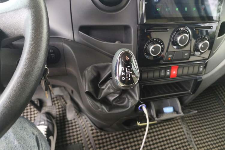 Used Iveco Eurocargo  Gear Lever