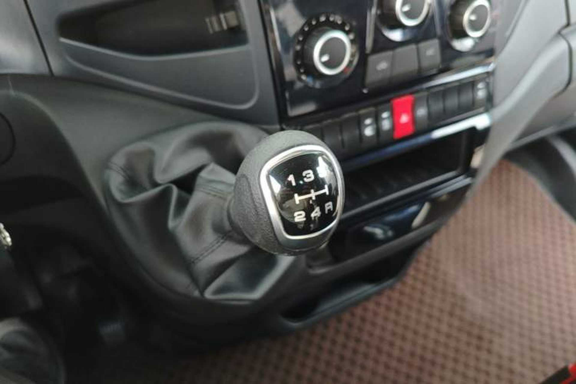 Used Iveco Eurocargo 2021 2.0T Manual Super Rui Long Wheelbase Short Overhang High Roof Side-Sliding Door F1A Gear Lever