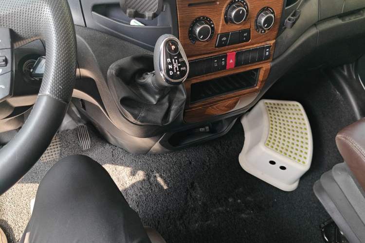 Used Iveco Eurocargo  Gear Lever