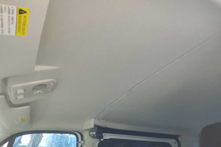 Used Iveco Eurocargo 2021 3.0T Automatic Chao Rui Short Wheelbase Low-Roof Side-Sliding Door F1C Headliner