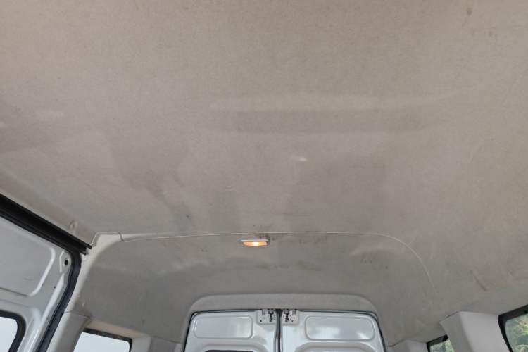 Used Iveco Eurocargo 2021 2.0T Manual Super-Rui Short Wheelbase High-Roof Side-Sliding Door F1A Headliner