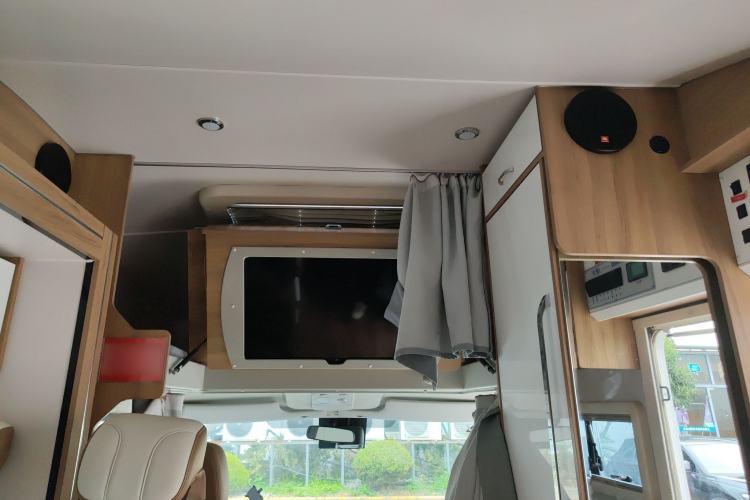 Used Iveco Eurocargo 2021 3.0T Automatic M1 Dedicated Platform Long Wheelbase High Roof Side-Sliding Doors F1C Headliner