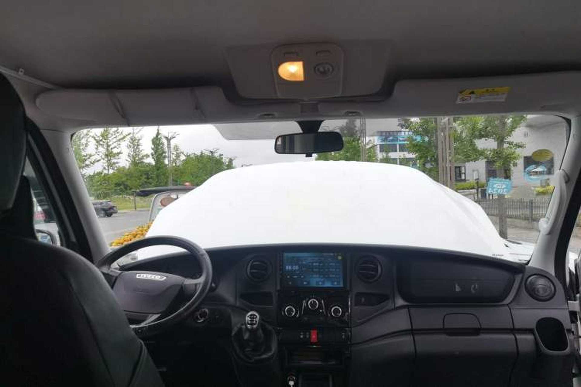 Used Iveco Eurocargo 2021 2.0T Manual Super-Rui Short Wheelbase Low-Roof Side-Hinged Door F1A Headliner