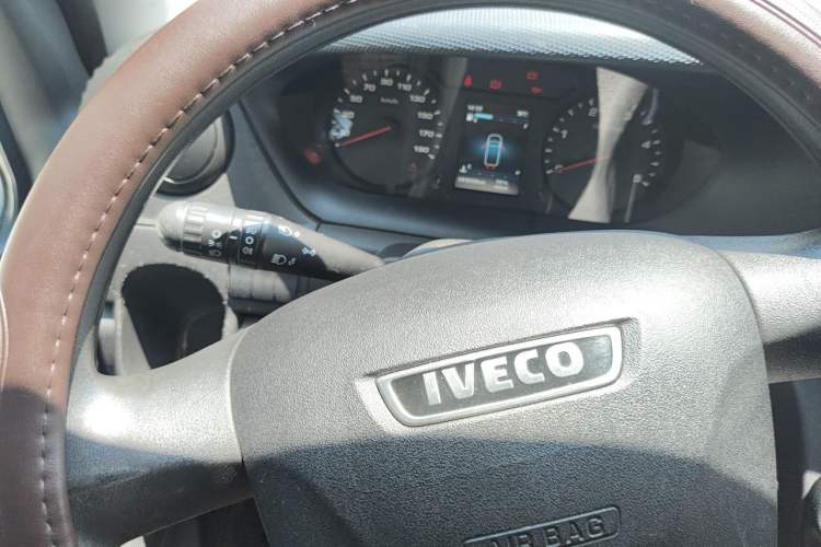 Used Iveco Eurocargo 2021 2.0T Manual Super Rui Long Wheelbase Short Overhang High Roof Side-Sliding Door F1A Instrument Cluster
