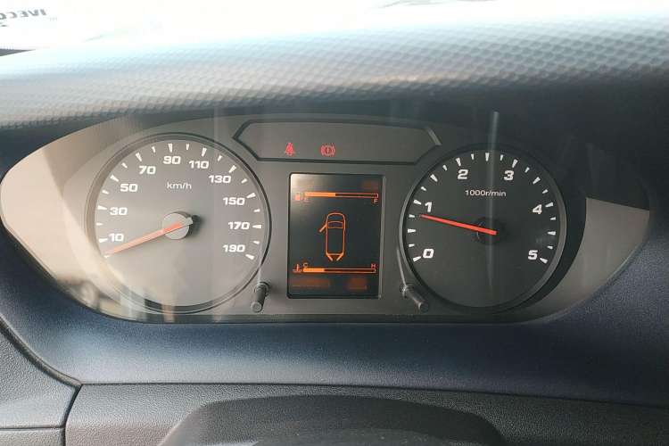 Used Iveco Eurocargo 2021 2.0T Manual - Yunrui Short Wheelbase Low-Roof Side-Sliding Door F1A Instrument Cluster