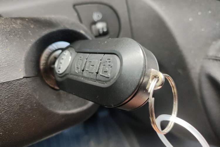 Used Iveco Eurocargo 2021 3.0T Automatic Chao Rui Short Wheelbase Low-Roof Side-Sliding Door F1C Interior 1