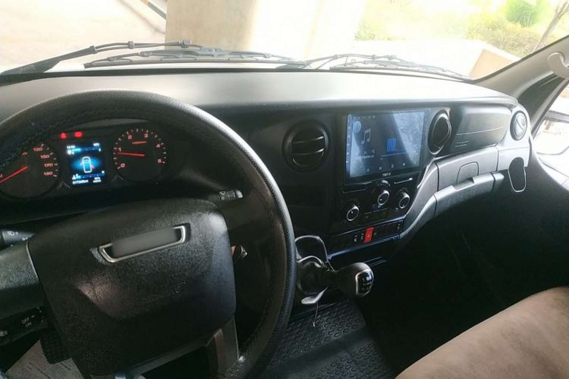 Used Iveco Eurocargo 2021 2.0T Manual Super-Rui Short Wheelbase Low-Roof Side-Hinged Door F1A Interior 2