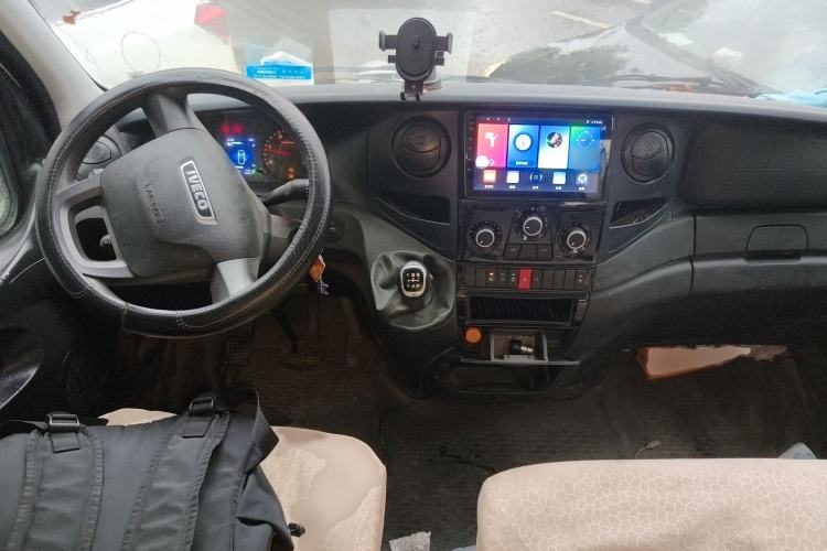 Used Iveco Eurocargo 2021 2.0T Manual Super-Rui Short Wheelbase Low-Roof Side-Hinged Door F1A Interior 2