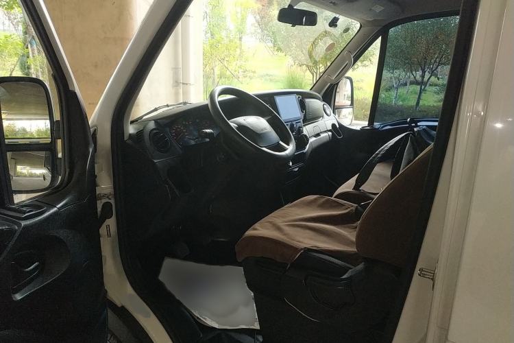 Used Iveco Eurocargo 2021 2.0T Manual Super-Rui Short Wheelbase Low-Roof Side-Hinged Door F1A Interior 3