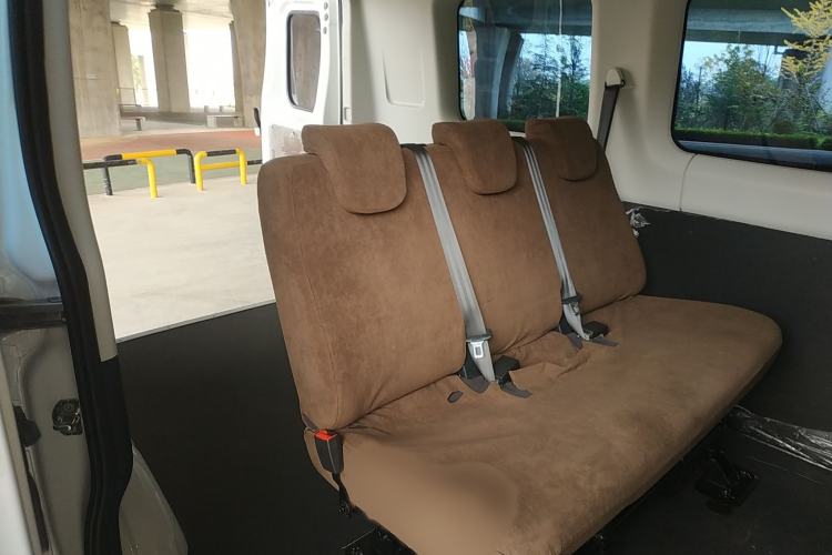 Used Iveco Eurocargo 2021 2.0T Manual Super-Rui Short Wheelbase Low-Roof Side-Hinged Door F1A Interior 4
