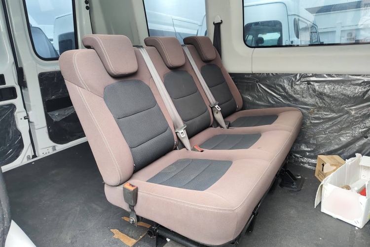 Used Iveco Eurocargo 2021 2.0T Manual Super-Rui Short Wheelbase High-Roof Side-Sliding Door F1A Interior 4