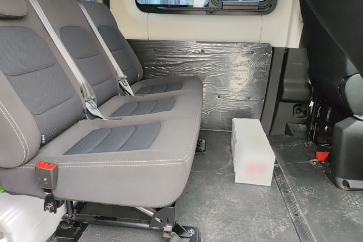Used Iveco Eurocargo 2021 3.0T Automatic Chao Rui Short Wheelbase Low-Roof Side-Sliding Door F1C Interior 4