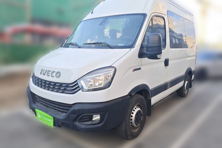 Used Iveco Eurocargo 2021 3.0T Automatic Chaorui Short Wheelbase High-Roof Manual Door F1C Guazi used car, China used car export, Used car for sale, Used cars, Cheapest cars for sale