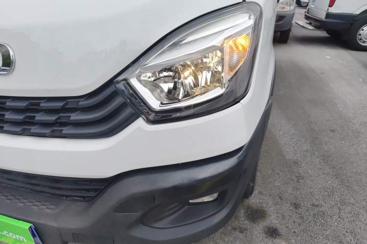Used Iveco Eurocargo 2021 2.0T Manual Super-Rui Short Wheelbase High-Roof Side-Sliding Door F1A Left Front Headlight