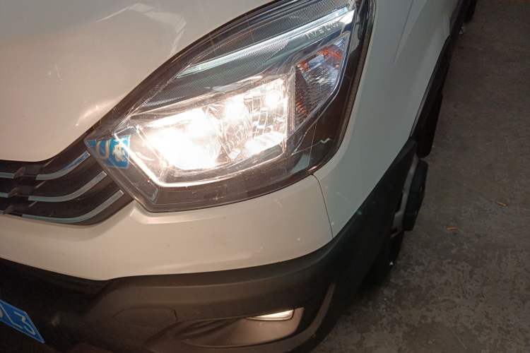 Used Iveco Eurocargo 2021 3.0T Automatic Super-Rui Long Wheelbase Short Overhang High Roof Manual Doors F1C Left Front Headlight
