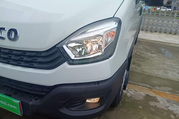 Used Iveco Eurocargo 2021 2.0T Manual Super Rui Long Wheelbase Short Overhang High Roof Side-Sliding Door F1A Left Front Headlight