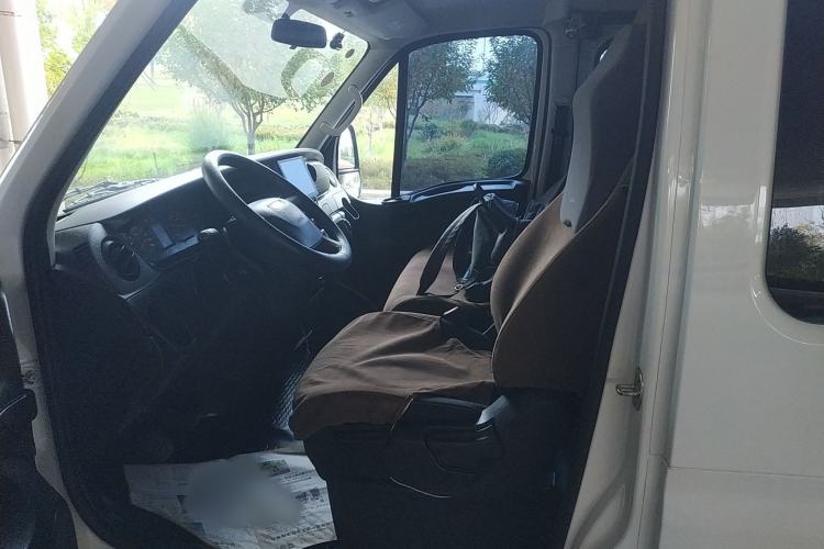 Used Iveco Eurocargo 2021 2.0T Manual Super-Rui Short Wheelbase Low-Roof Side-Hinged Door F1A Left Front Seat