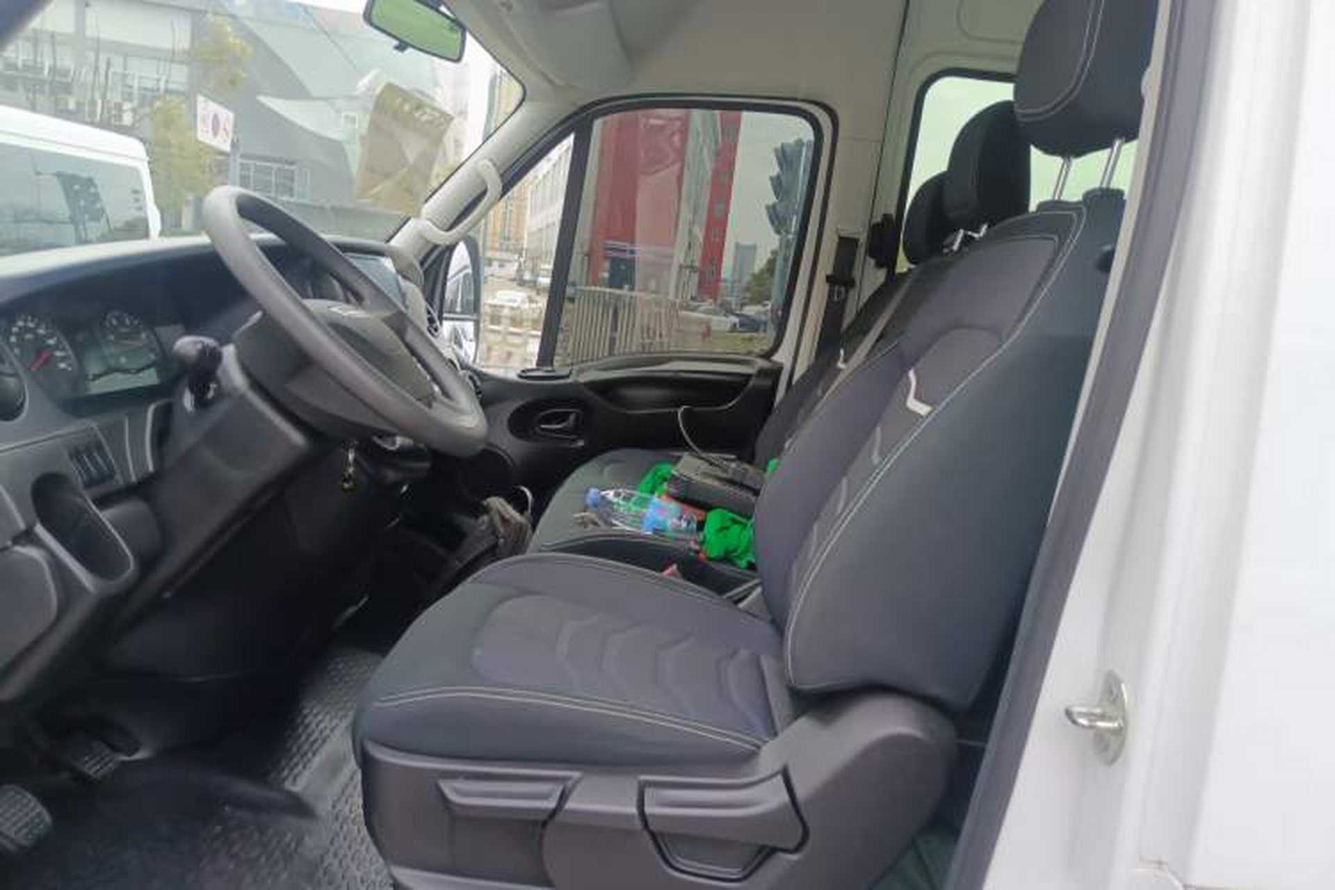 Used Iveco Eurocargo 2021 2.0T Manual Super-Rui Short Wheelbase High-Roof Side-Sliding Door F1A Left Front Seat