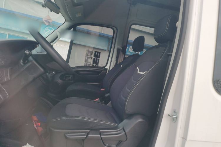 Used Iveco Eurocargo 2021 2.0T Manual Super-Rui Long Wheelbase Short Overhang High Roof Manual Doors F1A Left Front Seat