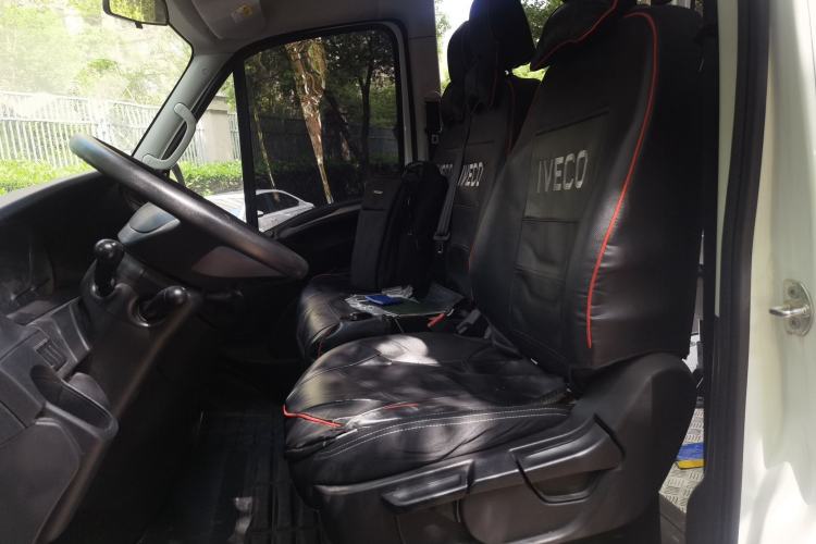 Used Iveco Eurocargo 2021 2.0T Manual Super-Rui Short Wheelbase High-Roof Side-Sliding Door F1A Left Front Seat