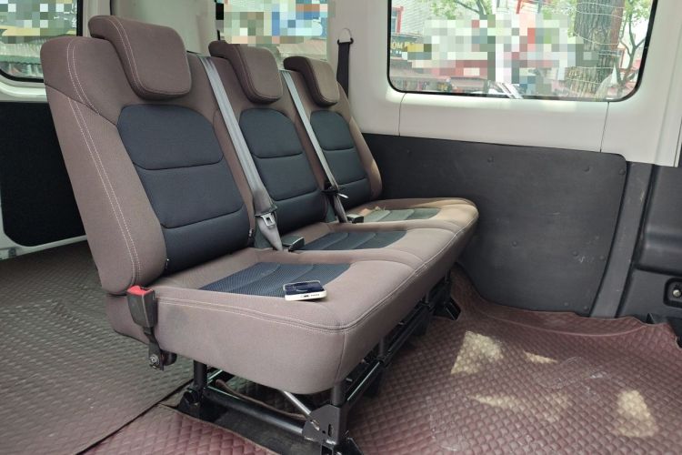 Used Iveco Eurocargo 2021 2.0T Manual Super-Rui Short Wheelbase High-Roof Side-Sliding Door F1A Left Rear Seat