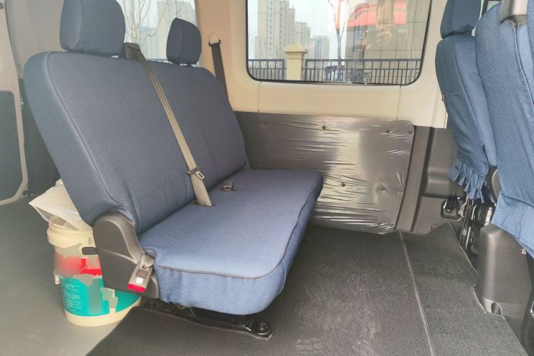 Used Iveco Eurocargo 2021 2.0T Manual Super Rui Short Wheelbase Low-Roof Manual Door F1A Left Rear Seat