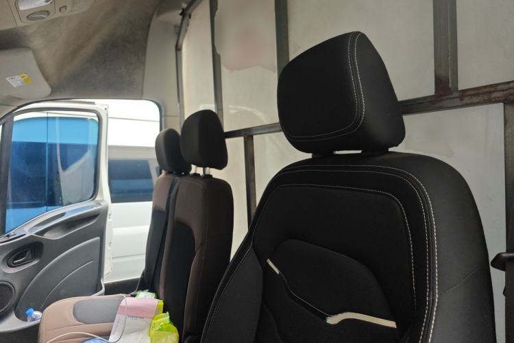 Used Iveco Eurocargo 2021 2.0T Manual - Yunrui Long Wheelbase Short Overhang High Roof Manual Doors – F1A Left Rear Seat