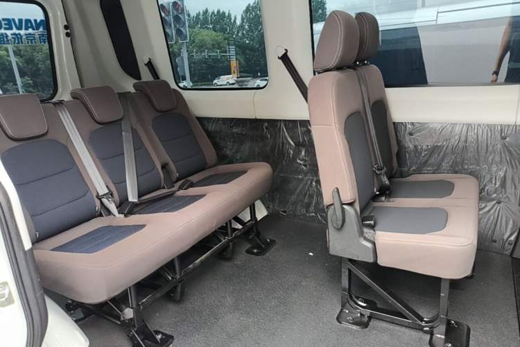 Used Iveco Eurocargo 2021 2.0T Manual Super-Rui Long Wheelbase Short Overhang High Roof Manual Doors F1A Left Rear Seat
