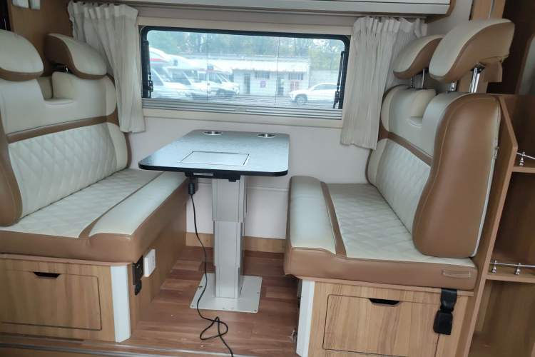 Used Iveco Eurocargo 2021 3.0T Automatic M1 Dedicated Platform Long Wheelbase High Roof Side-Sliding Doors F1C Left Rear Seat