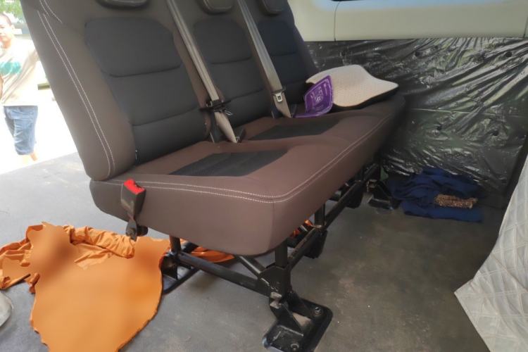 Used Iveco Eurocargo 2021 2.0T Manual Super-Rui Short Wheelbase Low-Roof Side-Hinged Door F1A Left Rear Seat