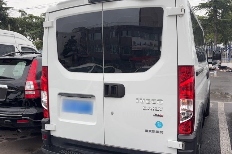 Used Iveco Eurocargo 2021 2.0T Manual Super-Rui Short Wheelbase Low-Roof Side-Hinged Door F1A Rear