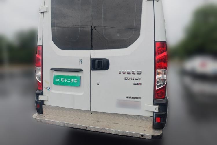 Used Iveco Eurocargo 2021 2.0T Manual Super Rui Long Wheelbase Short Overhang High Roof Side-Sliding Door F1A Rear