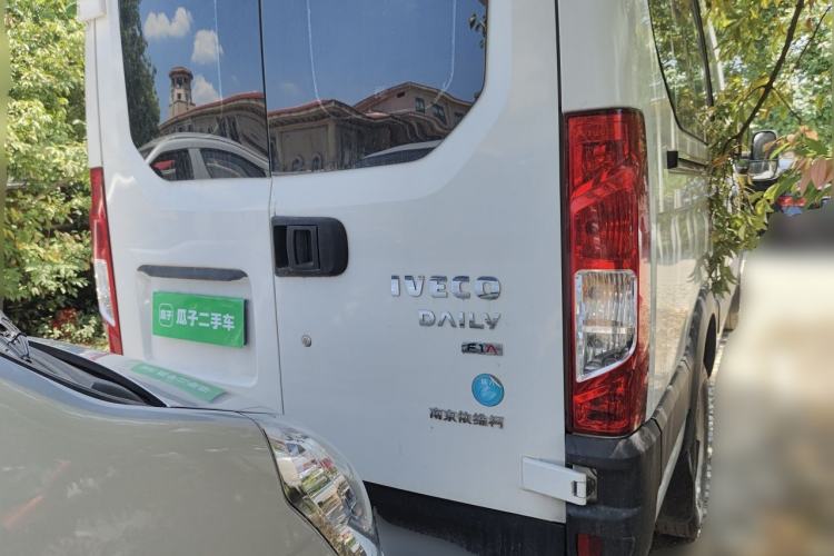 Used Iveco Eurocargo 2021 2.0T Manual Super Rui Long Wheelbase Short Overhang High Roof Side-Sliding Door F1A Rear